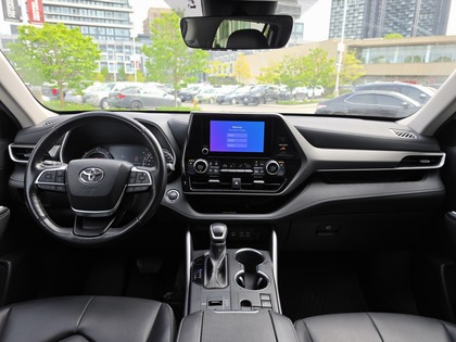 used 2023 Toyota Highlander car, priced at $46,995