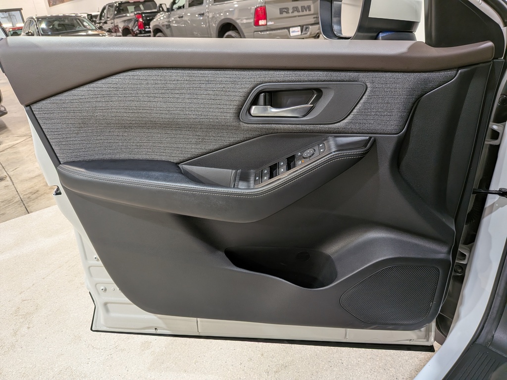 Nissan Rogue 2023