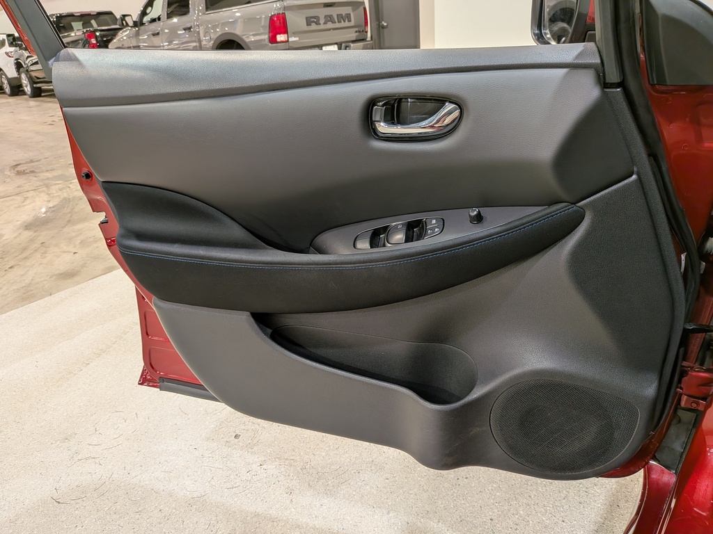 Nissan LEAF 2020