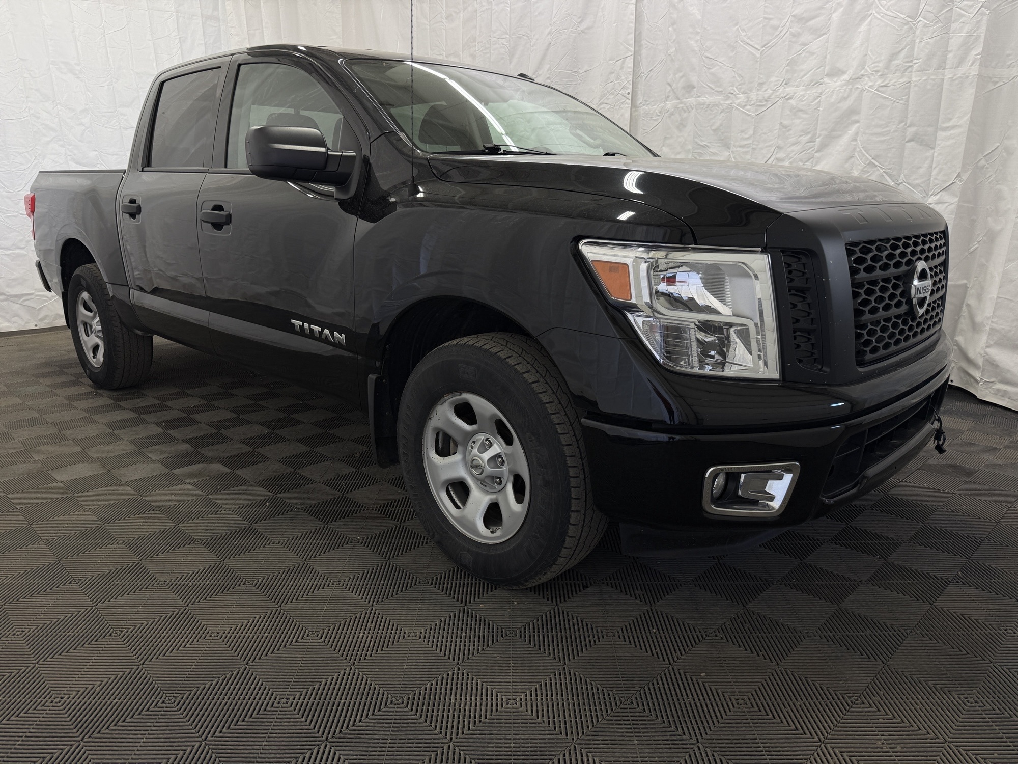 2019 Nissan Titan S Crew Cab 4WD