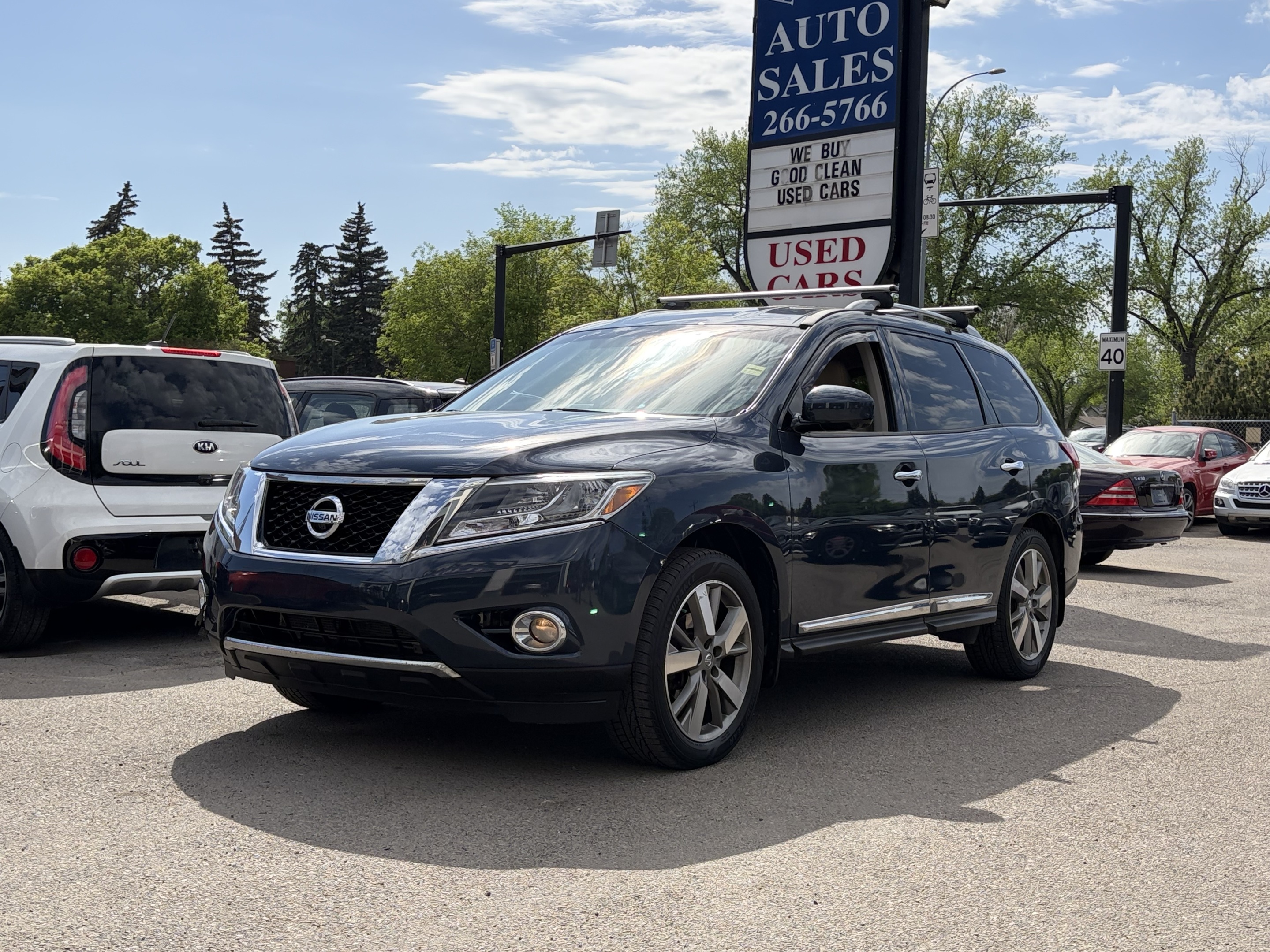 Blue 2014 Nissan Pathfinder Platinum 4WD SUV / Crossover Four-Wheel Drive Continuously Variable Transmission