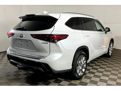 used 2023 Toyota Highlander car, priced at $48,798