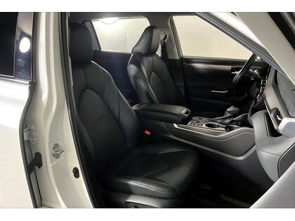 used 2023 Toyota Highlander car, priced at $48,798