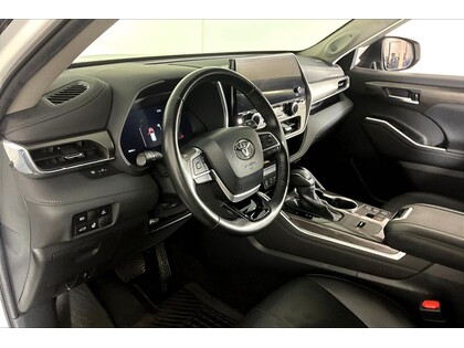 used 2023 Toyota Highlander car, priced at $48,798