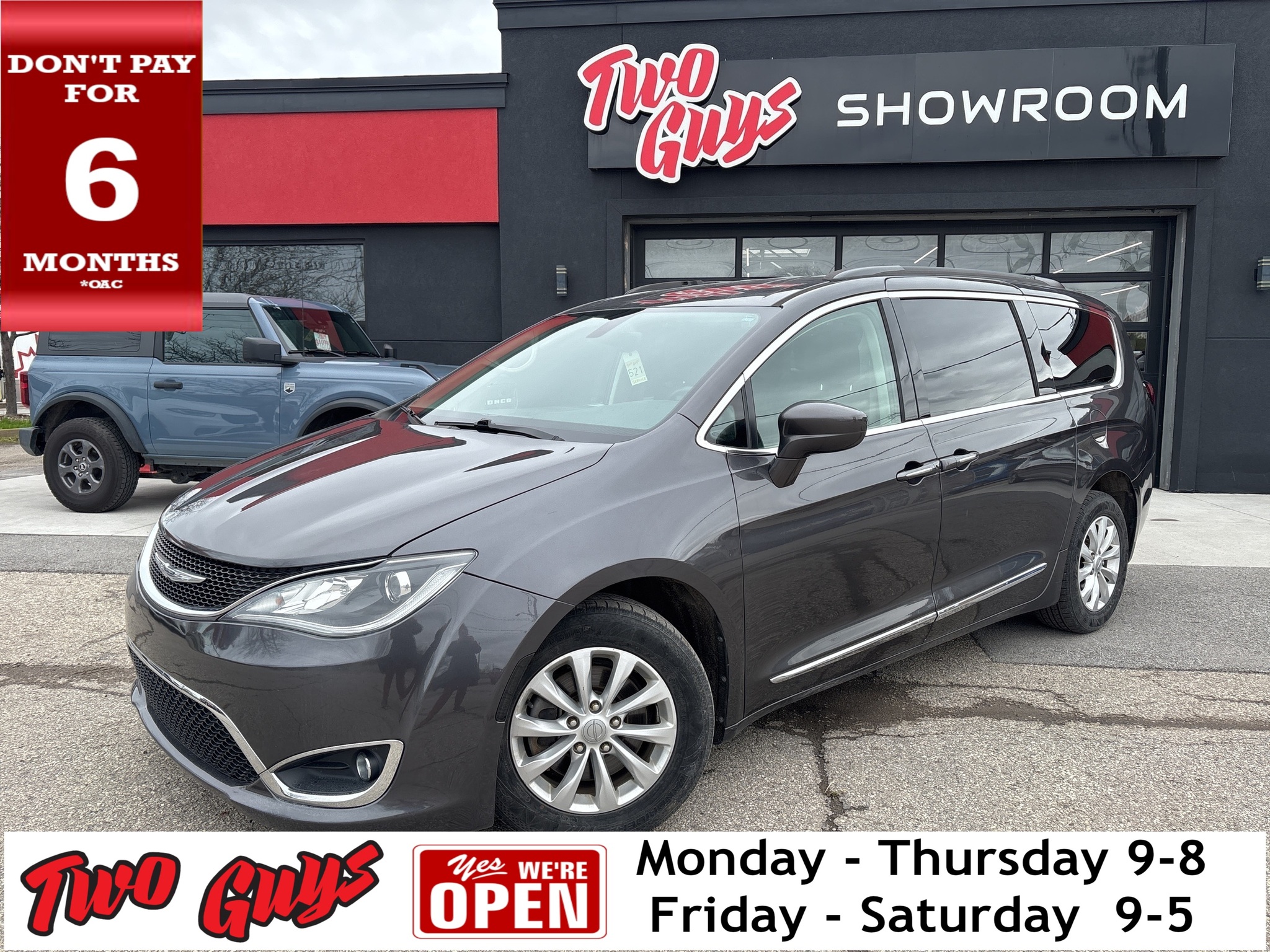 2017 Chrysler Pacifica 4dr Wgn Touring-L 3rd Row Seat Leather Nav