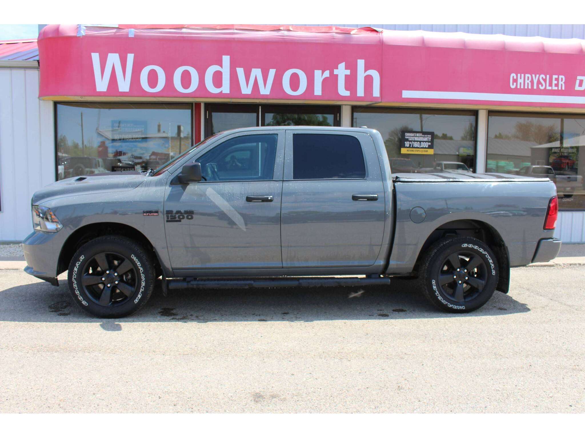 2022 RAM CREW CAB 1500 4X4 140.5 WB