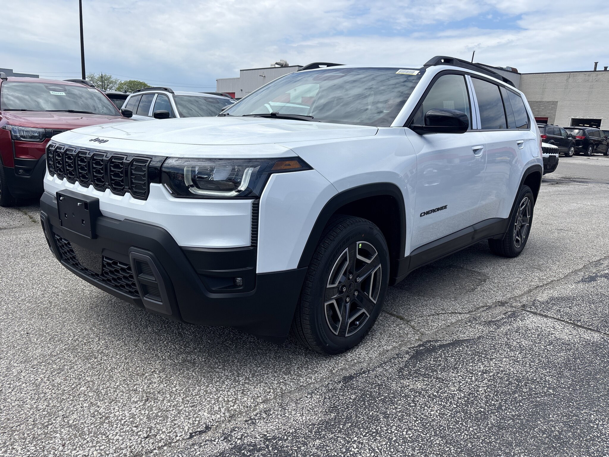 2026 Jeep Cherokee Hybrid Laredo 4x4 SUV