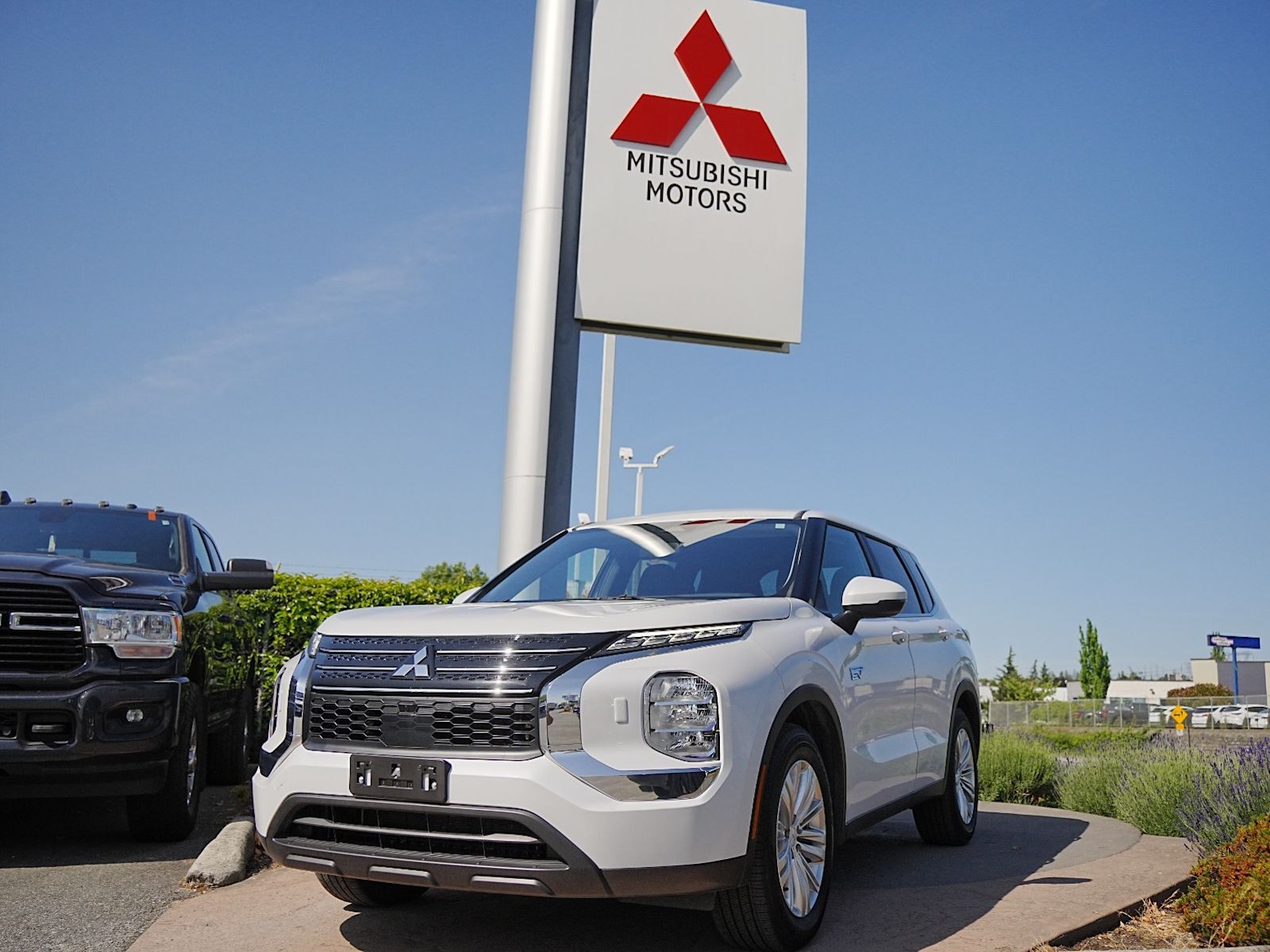 2025 Mitsubishi Outlander PHEV