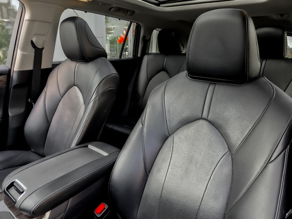 used 2023 Toyota Highlander car, priced at $56,995