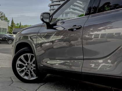 used 2023 Toyota Highlander car, priced at $56,995