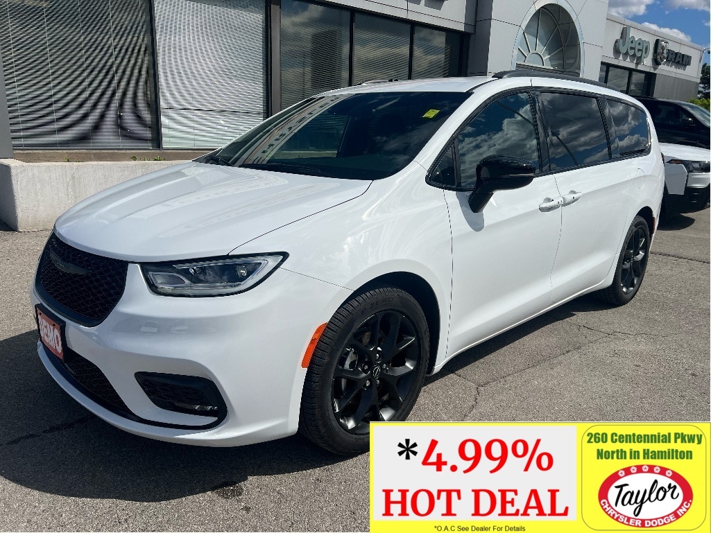 White 2026 Chrysler Pacifica Select FWD Minivan Front-Wheel Drive 9-Speed Automatic