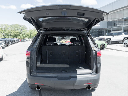 used 2023 Chevrolet Traverse car, priced at $33,495