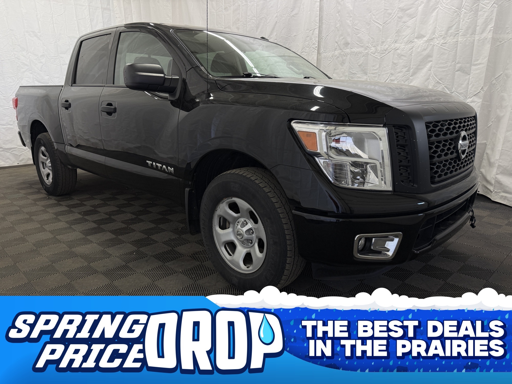 Black 2019 Nissan Titan S Crew Cab 4WD Pickup Truck Four-Wheel Drive 7-Speed Automatic
