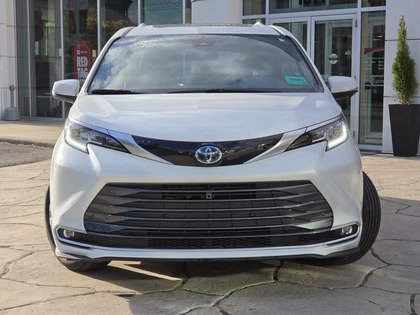 used 2025 Toyota Sienna car, priced at $74,995
