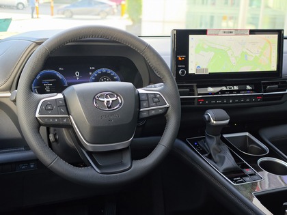 used 2025 Toyota Sienna car, priced at $74,995