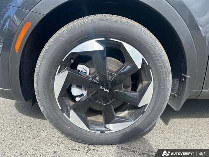 used 2025 Kia Sorento Plug-In Hybrid car, priced at $48,888