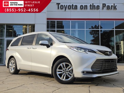 White 2025 Toyota Sienna Limited 7-Passenger AWD Minivan All-Wheel Drive Continuously Variable Transmission