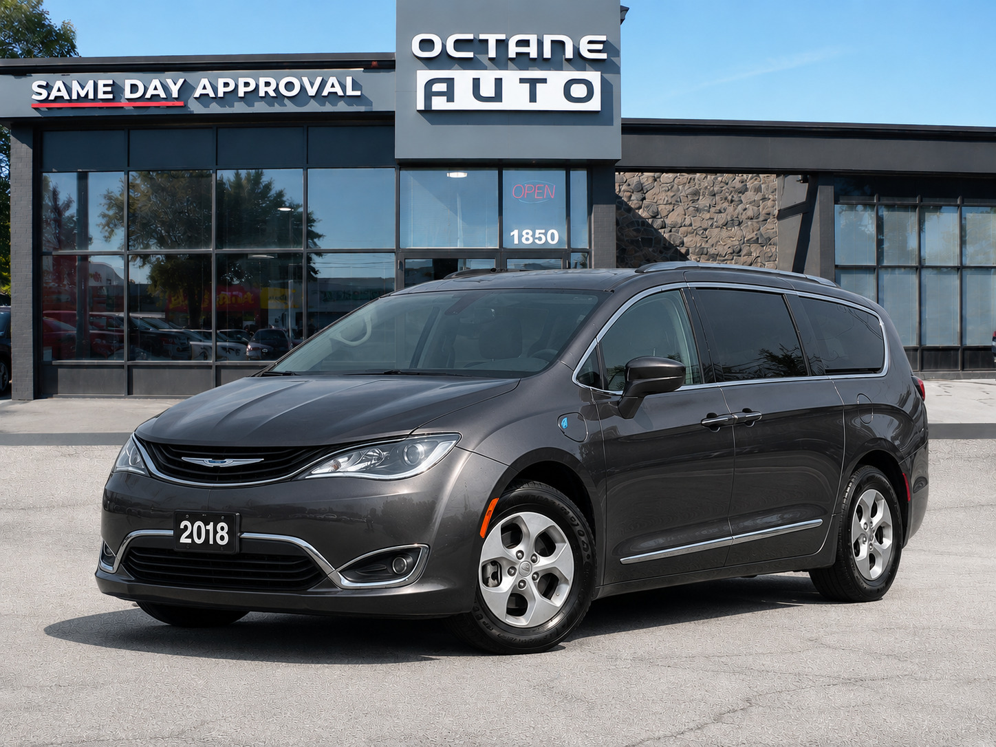 2018 Chrysler Pacifica Hybrid Touring L FWD