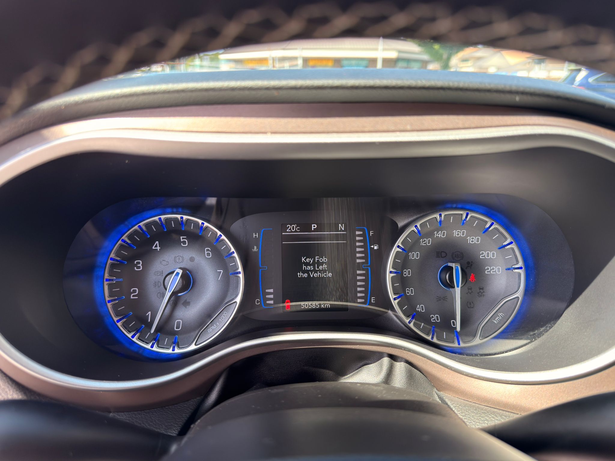 2023 Chrysler Grand Caravan — view 13