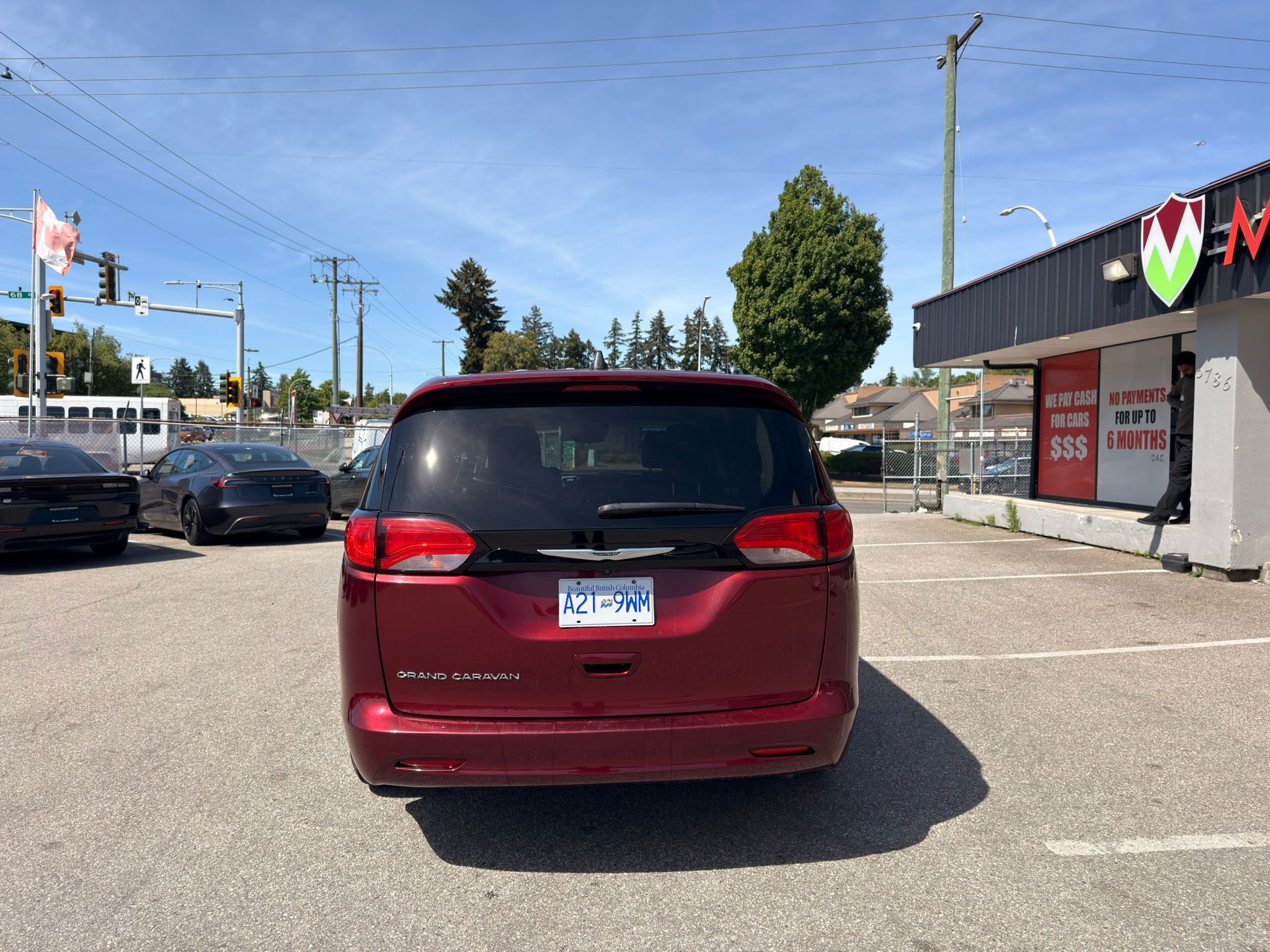 2023 Chrysler Grand Caravan — view 6