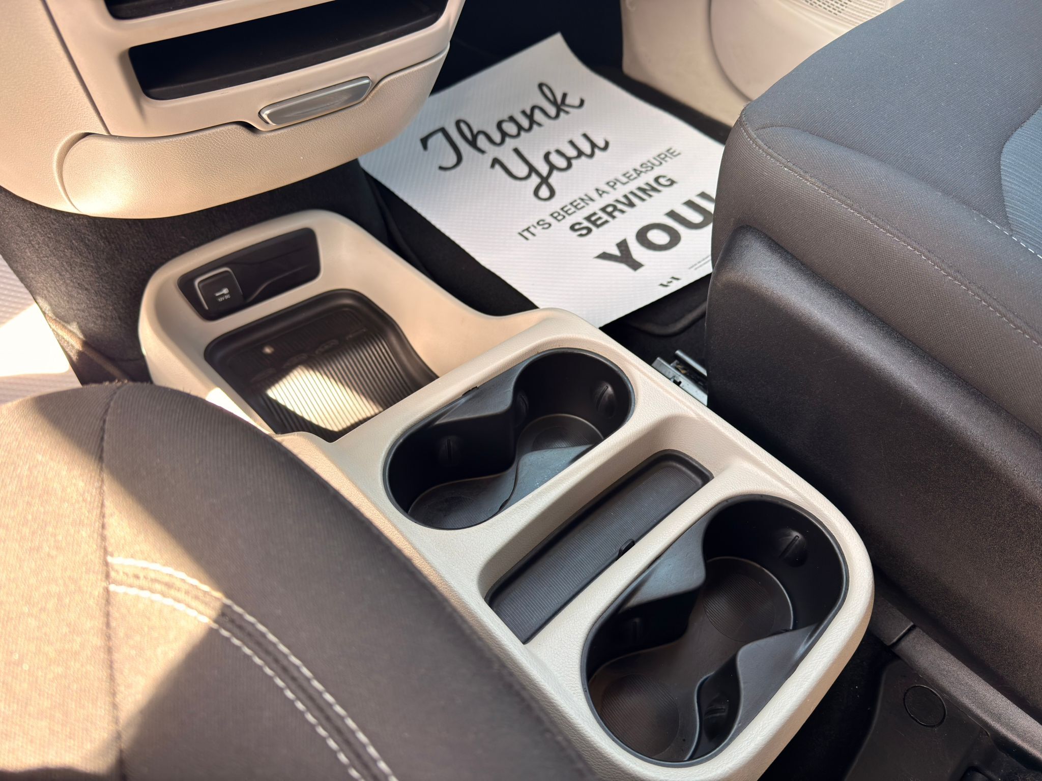 2023 Chrysler Grand Caravan — view 15