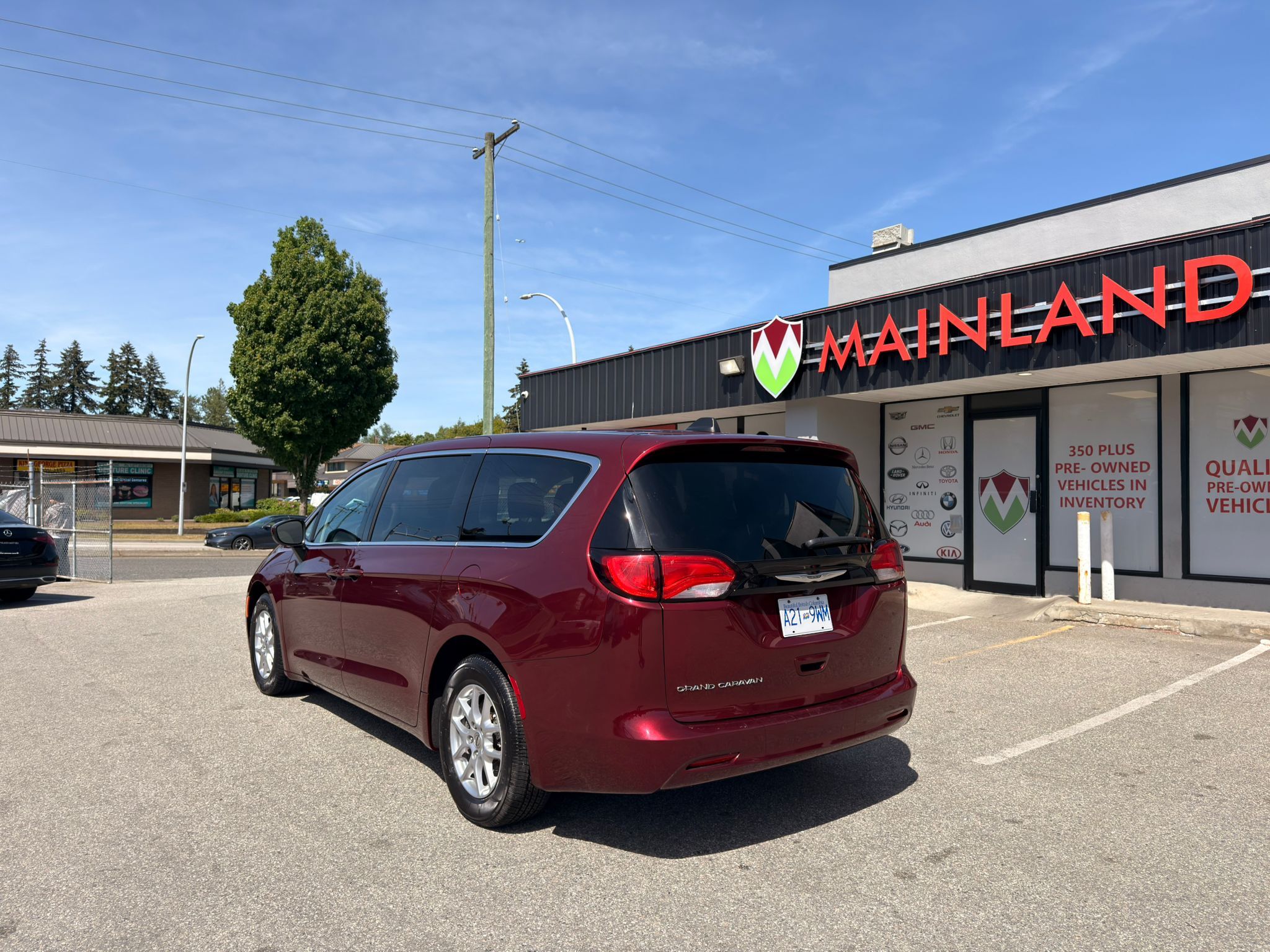 2023 Chrysler Grand Caravan — view 7