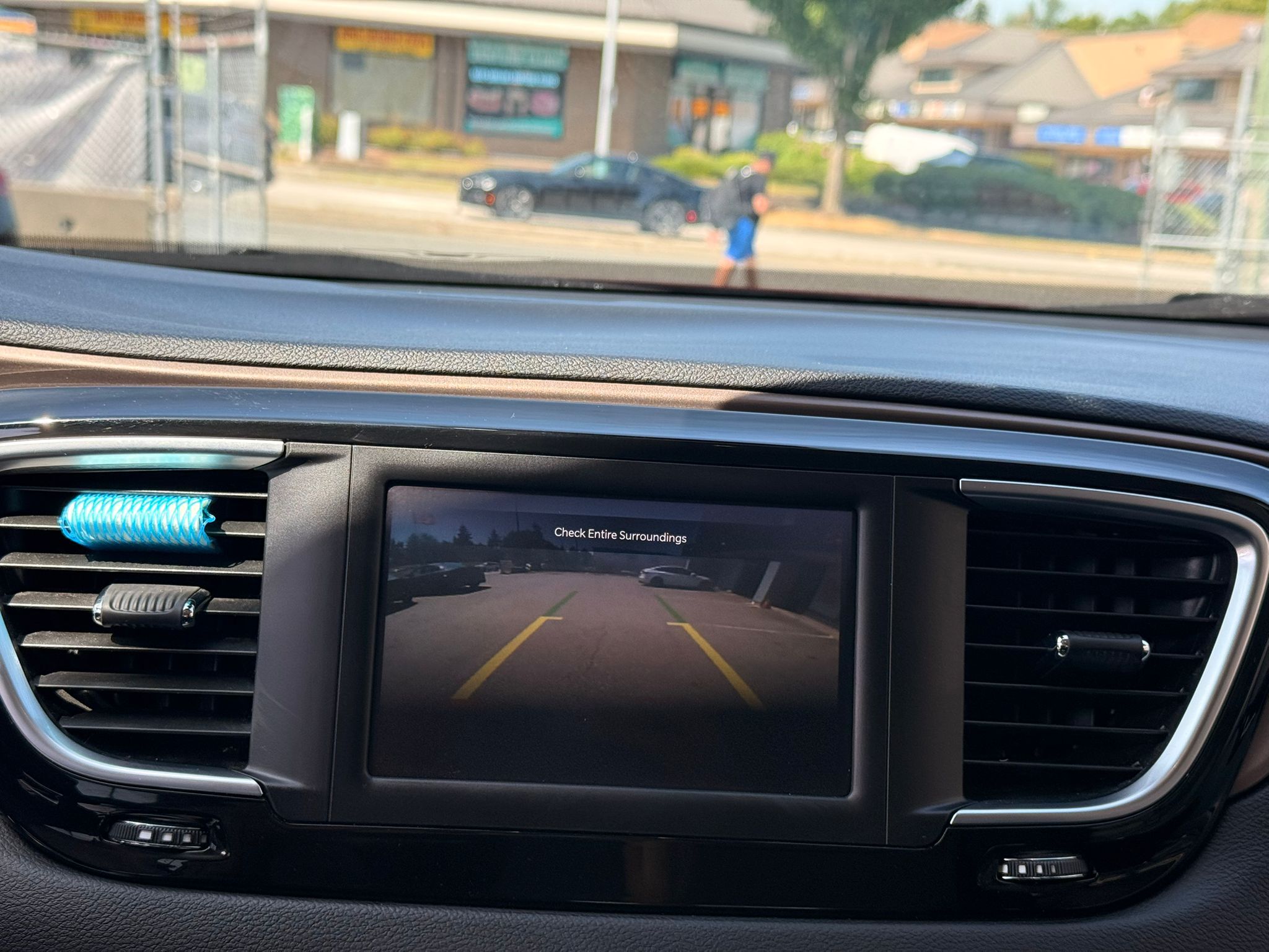 2023 Chrysler Grand Caravan — view 14