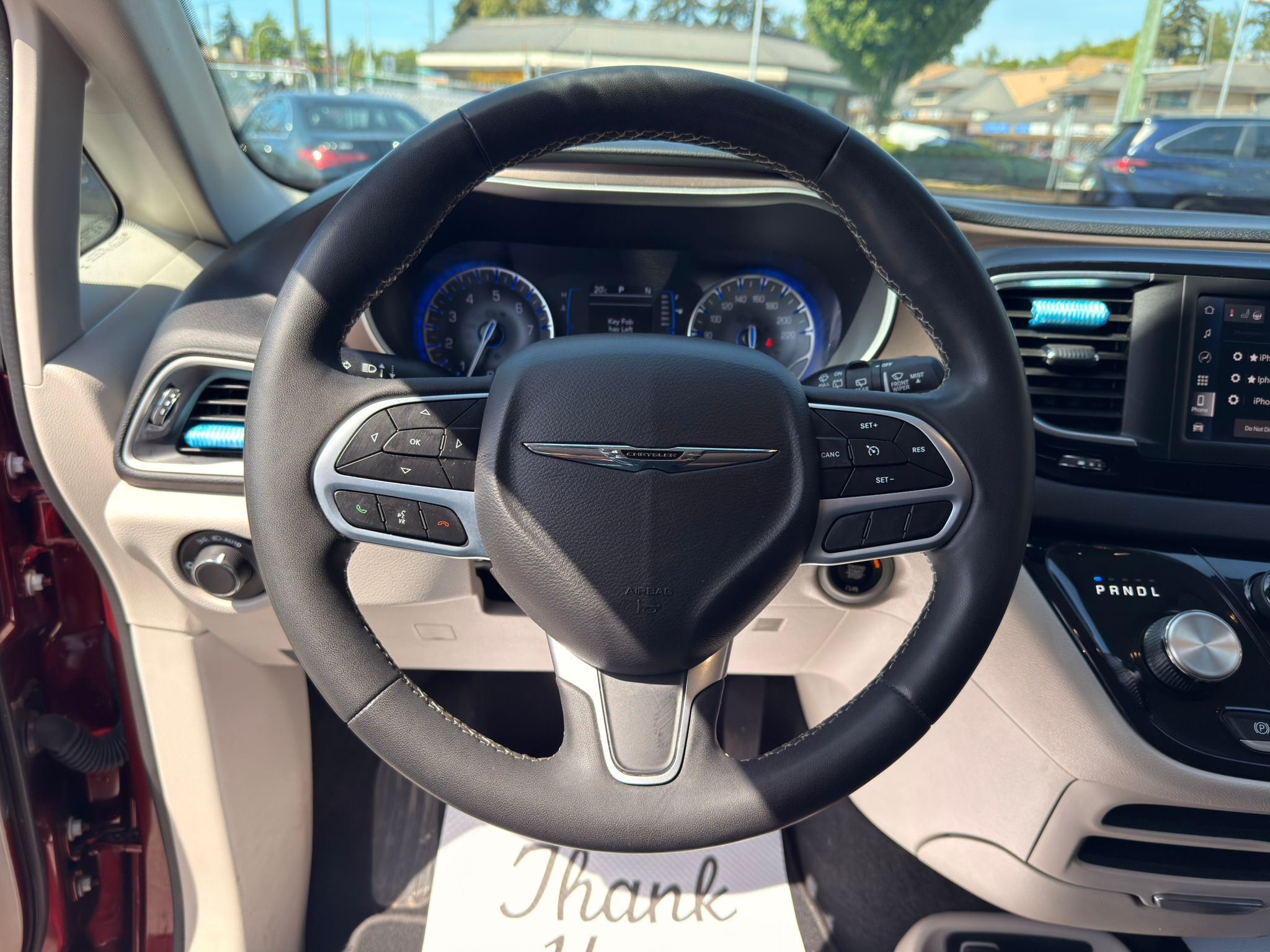 2023 Chrysler Grand Caravan — view 16
