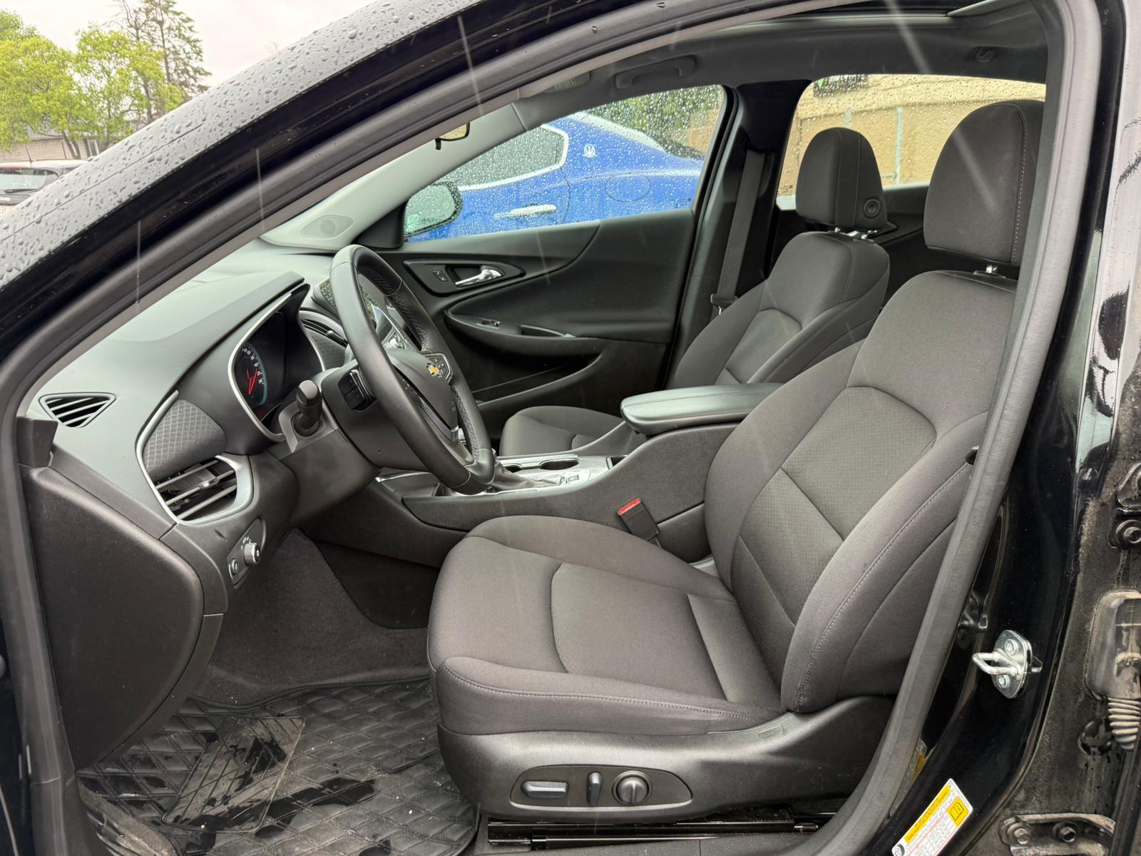 2023 Chevrolet Malibu — view 8