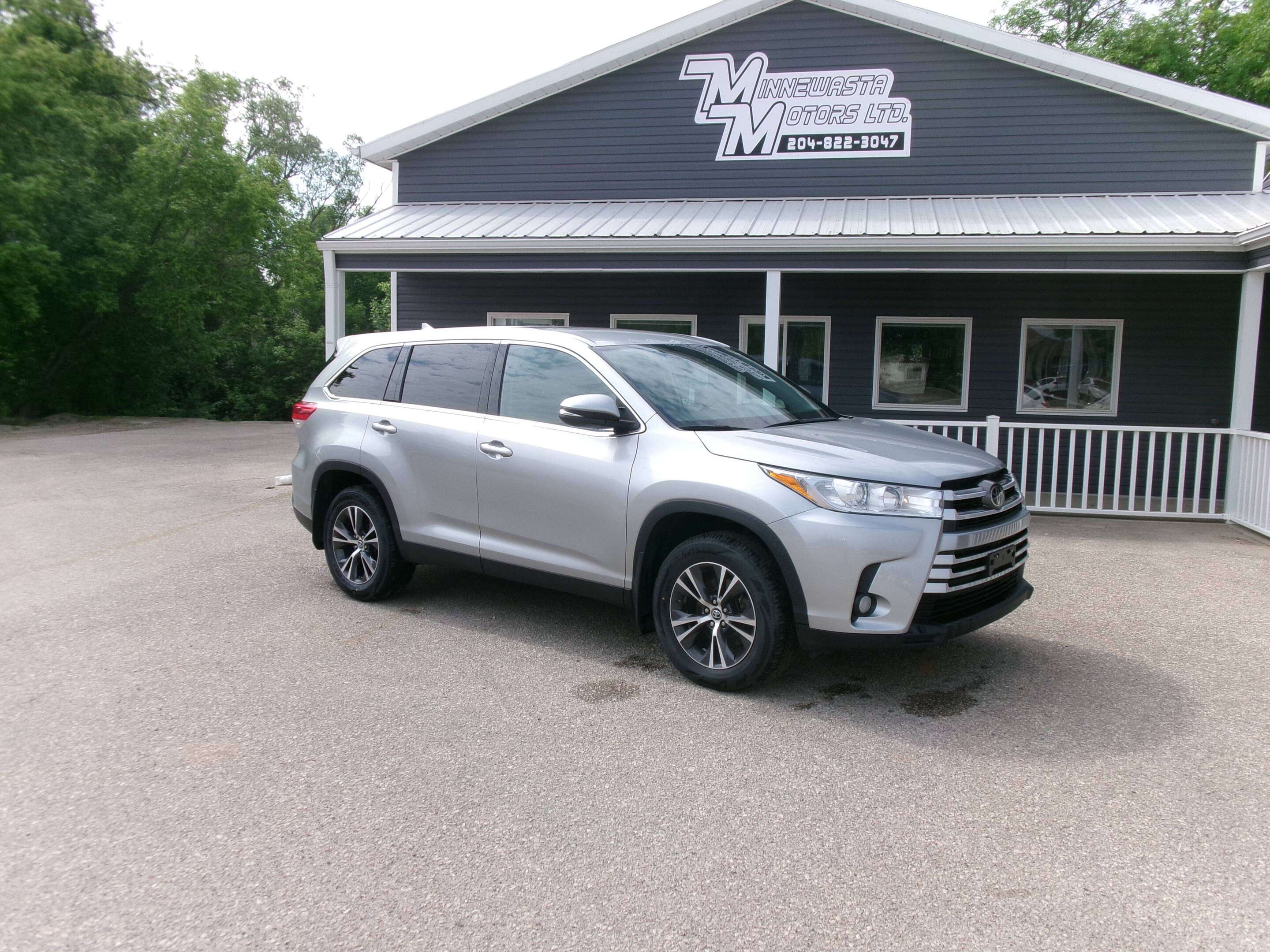Silver 2019 Toyota Highlander LE AWD SUV / Crossover All-Wheel Drive Automatic