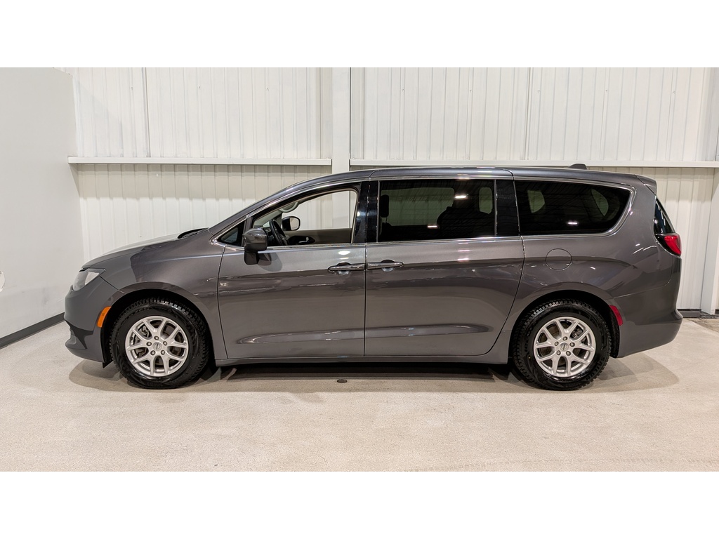 Chrysler Grand Caravan 2023