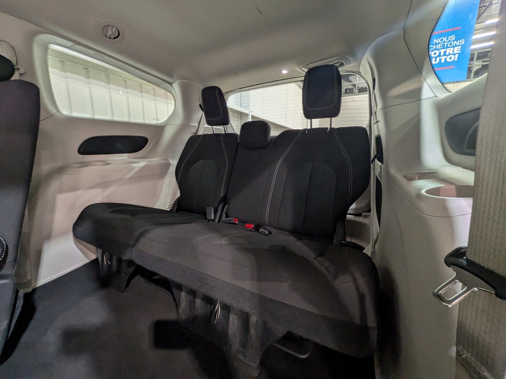 Chrysler Grand Caravan 2023