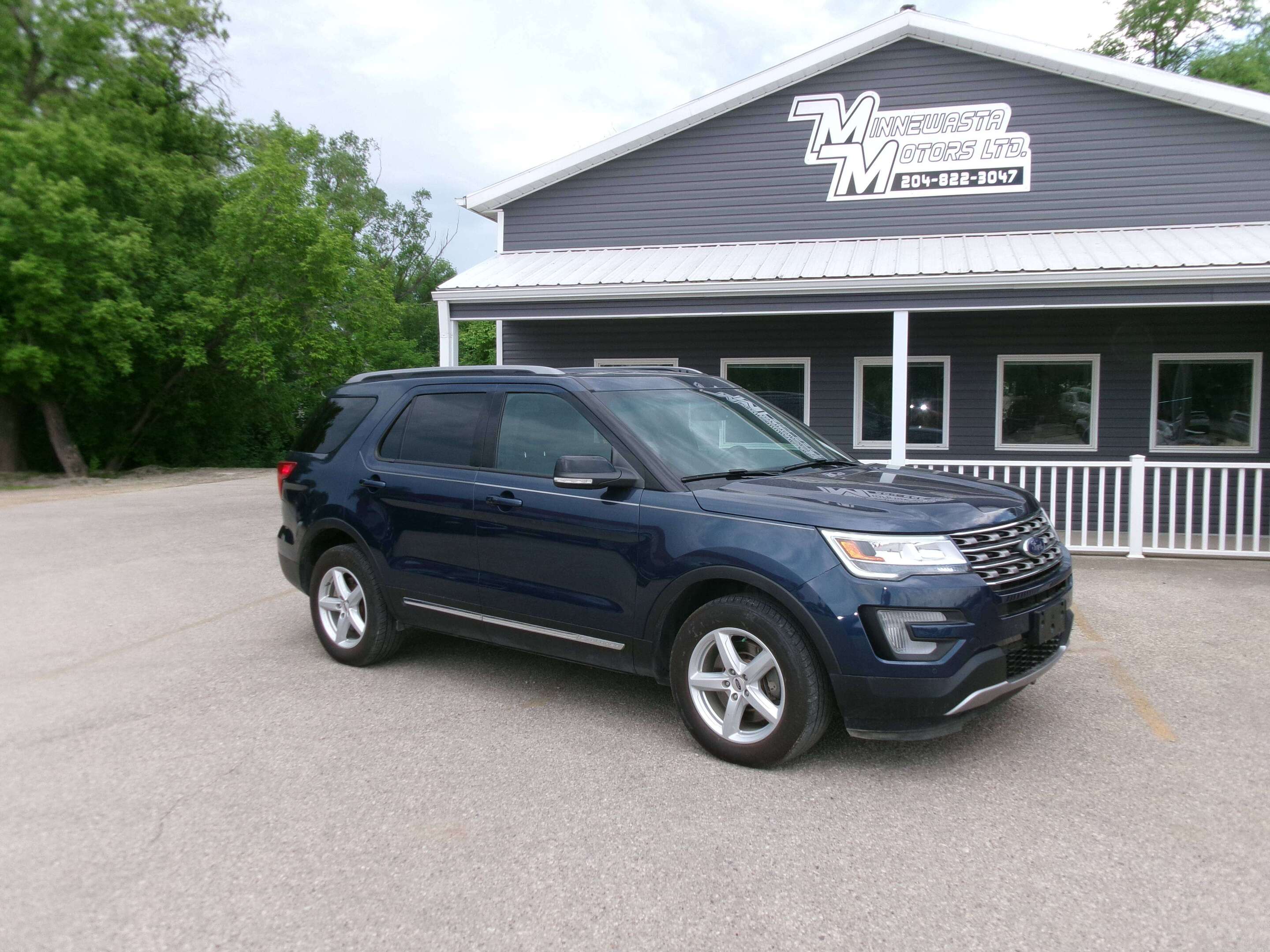 Blue 2017 Ford Explorer XLT AWD SUV / Crossover All-Wheel Drive 6-Speed Automatic