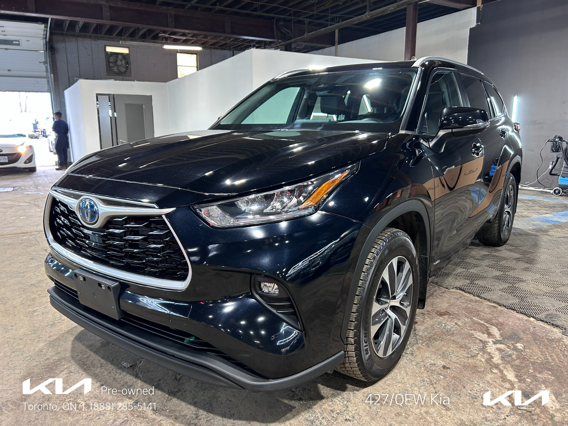 2023 Toyota Highlander Hybrid XLE AWD