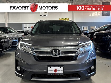 2022 Honda Pilot Touring AWD with Rear Captain's Chairs