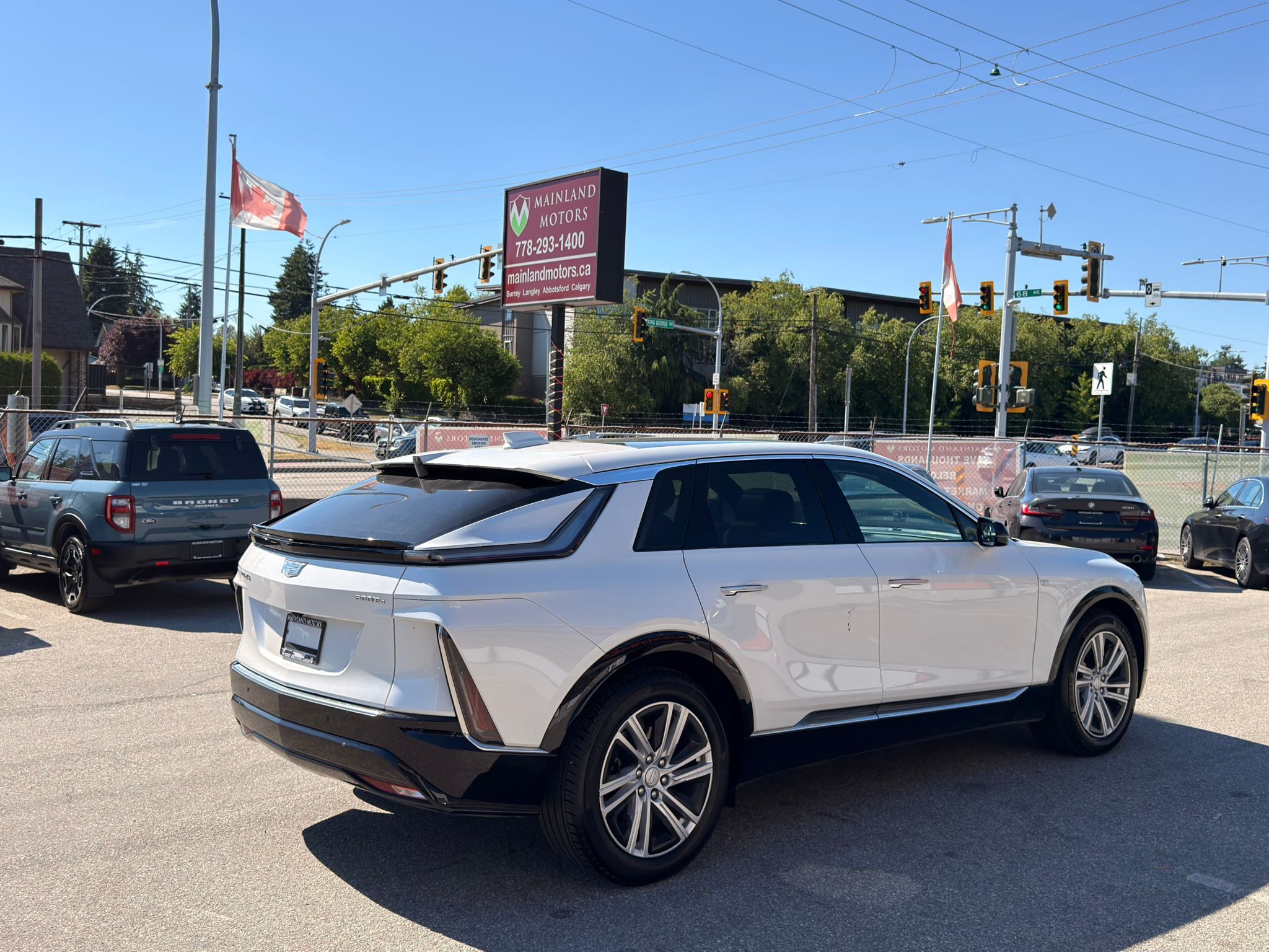 2024 Cadillac LYRIQ — view 4