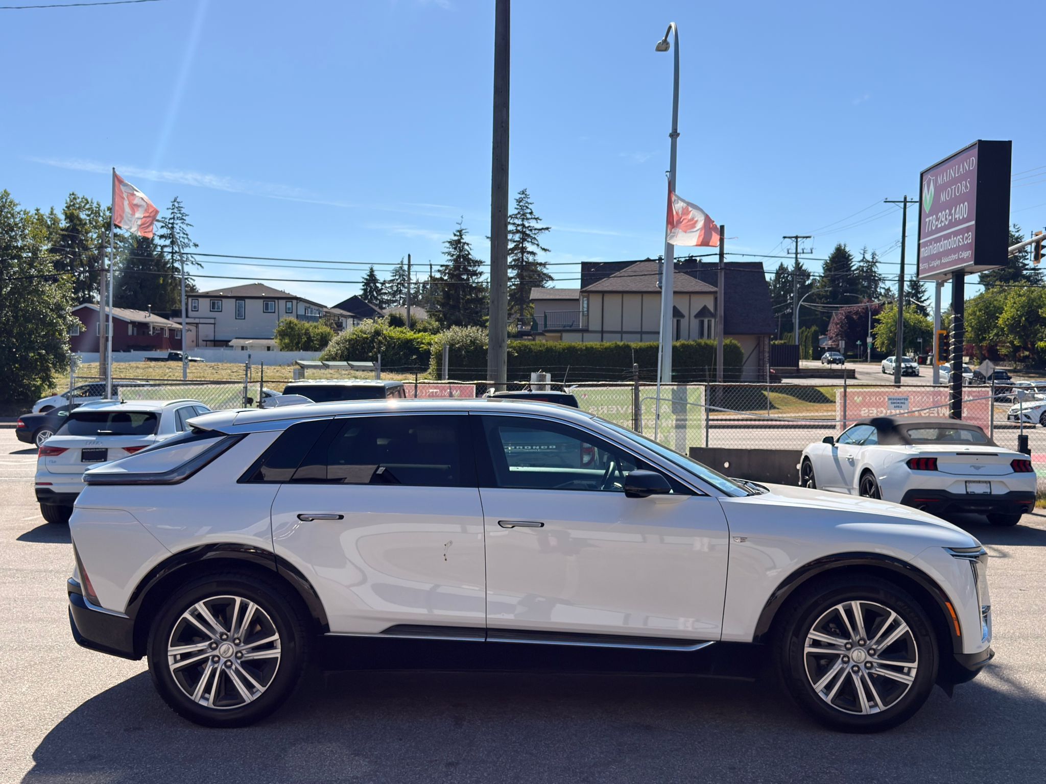 2024 Cadillac LYRIQ — view 3