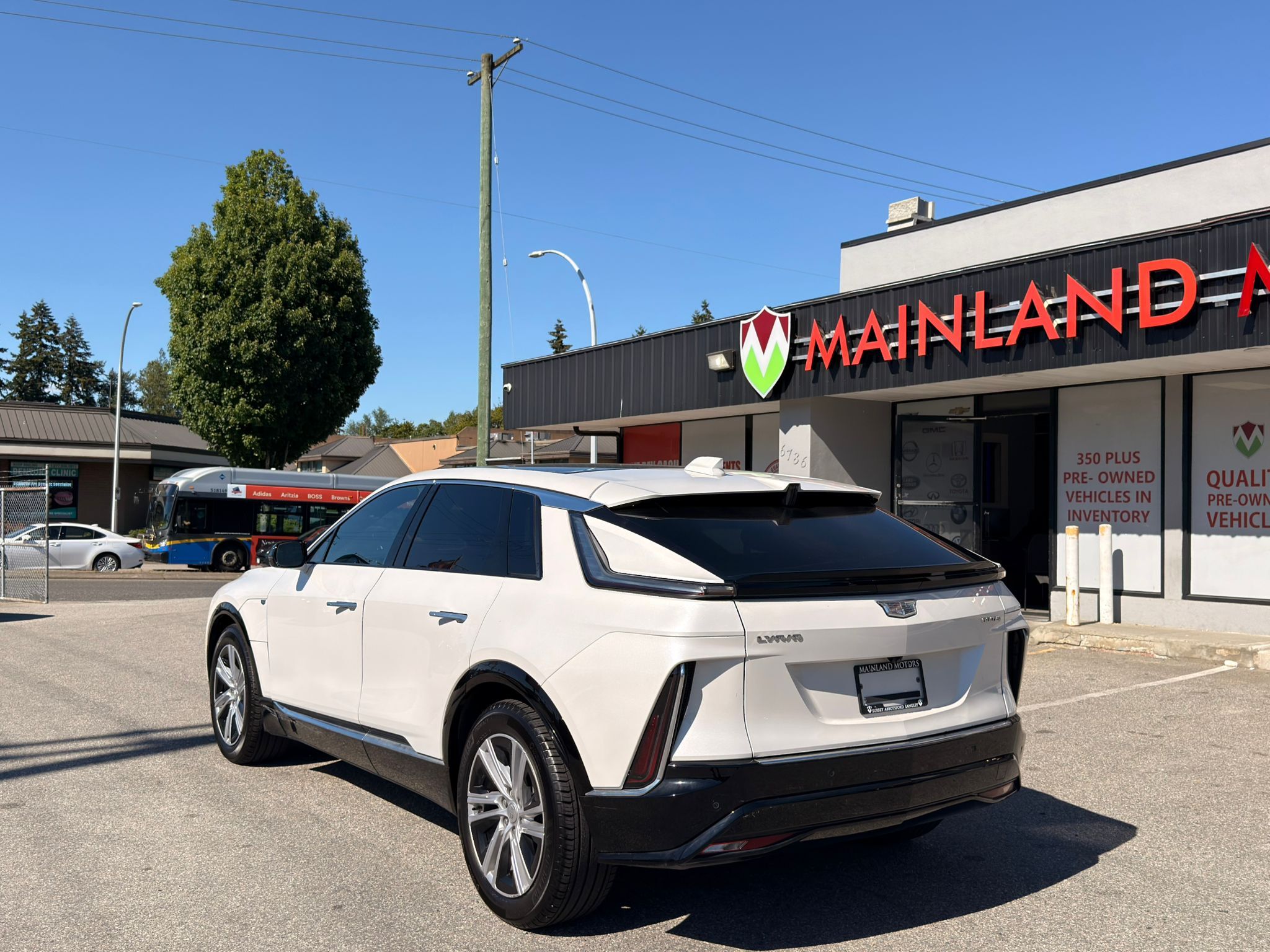 2024 Cadillac LYRIQ — view 6