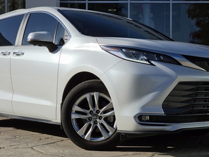 used 2025 Toyota Sienna car, priced at $72,995