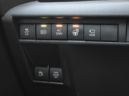used 2025 Toyota Sienna car, priced at $72,995