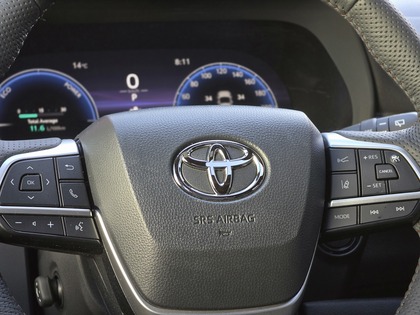 used 2025 Toyota Sienna car, priced at $72,995