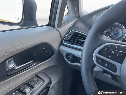 used 2023 Chrysler Pacifica car, priced at $28,999