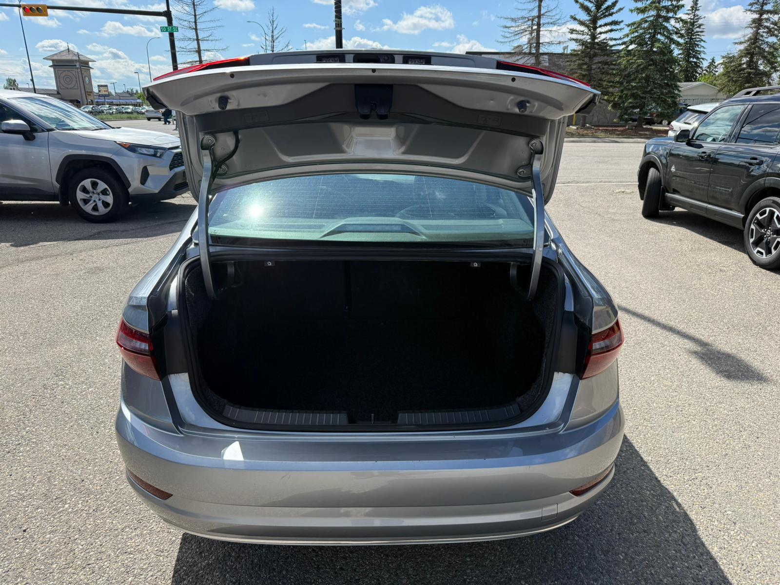 2021 Volkswagen Jetta — view 6