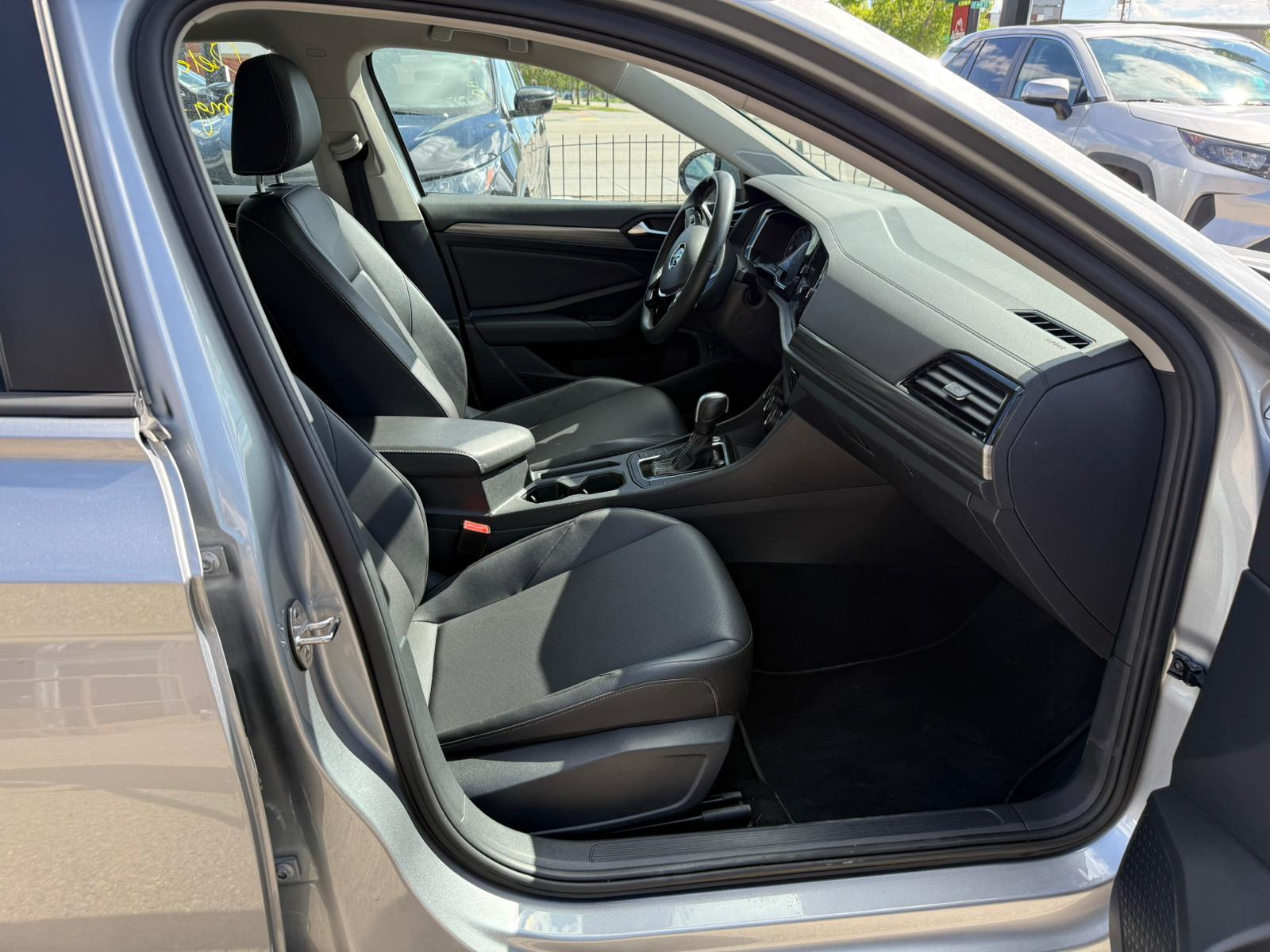 2021 Volkswagen Jetta — view 9