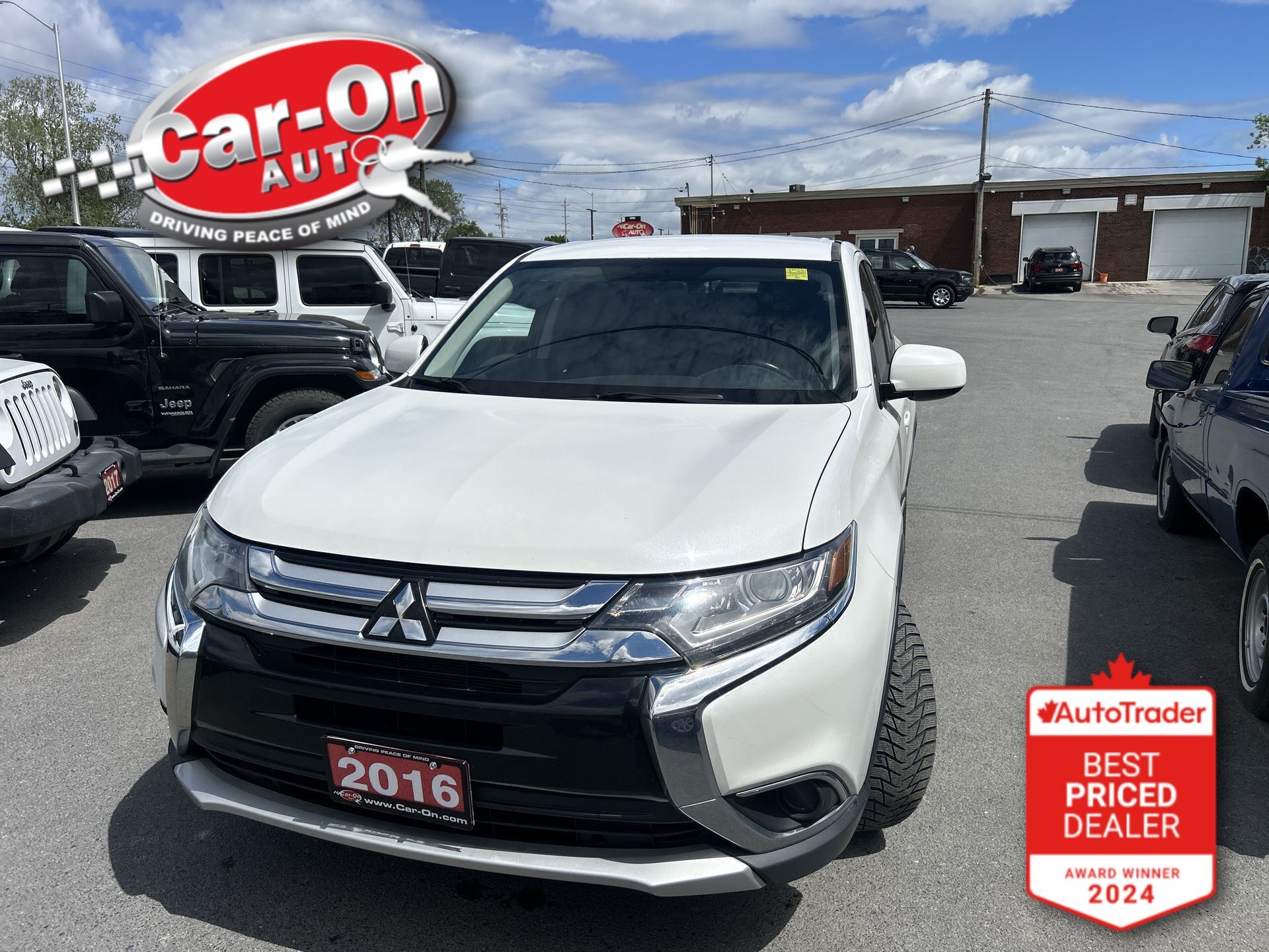White 2016 Mitsubishi Outlander ES S-AWC SUV / Crossover All-Wheel Drive Automatic