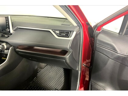 used 2019 Toyota RAV4 car, priced at $32,998