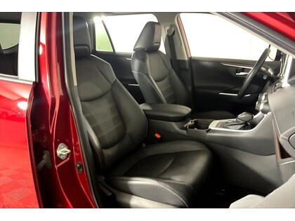 used 2019 Toyota RAV4 car, priced at $32,998
