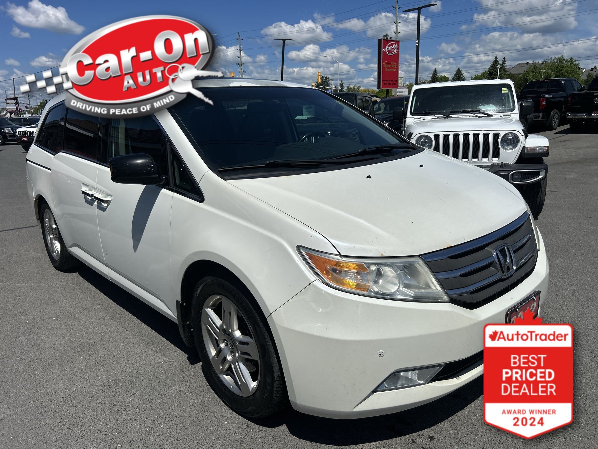 White 2012 Honda Odyssey Touring FWD Minivan Front-Wheel Drive Automatic