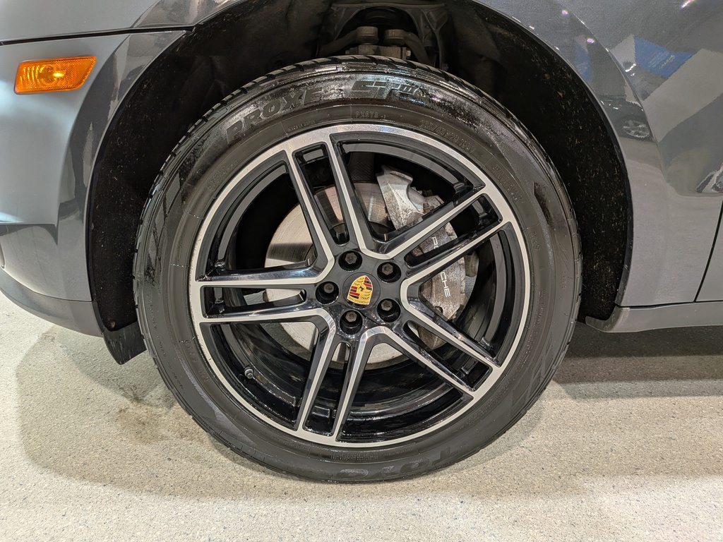 Porsche Macan 2021