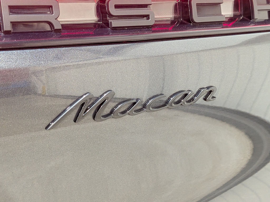 Porsche Macan 2021